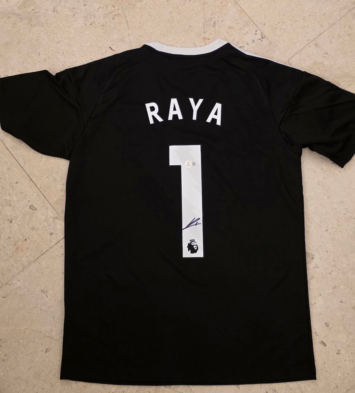 David Raya Autgraphed Arsenal Jersey