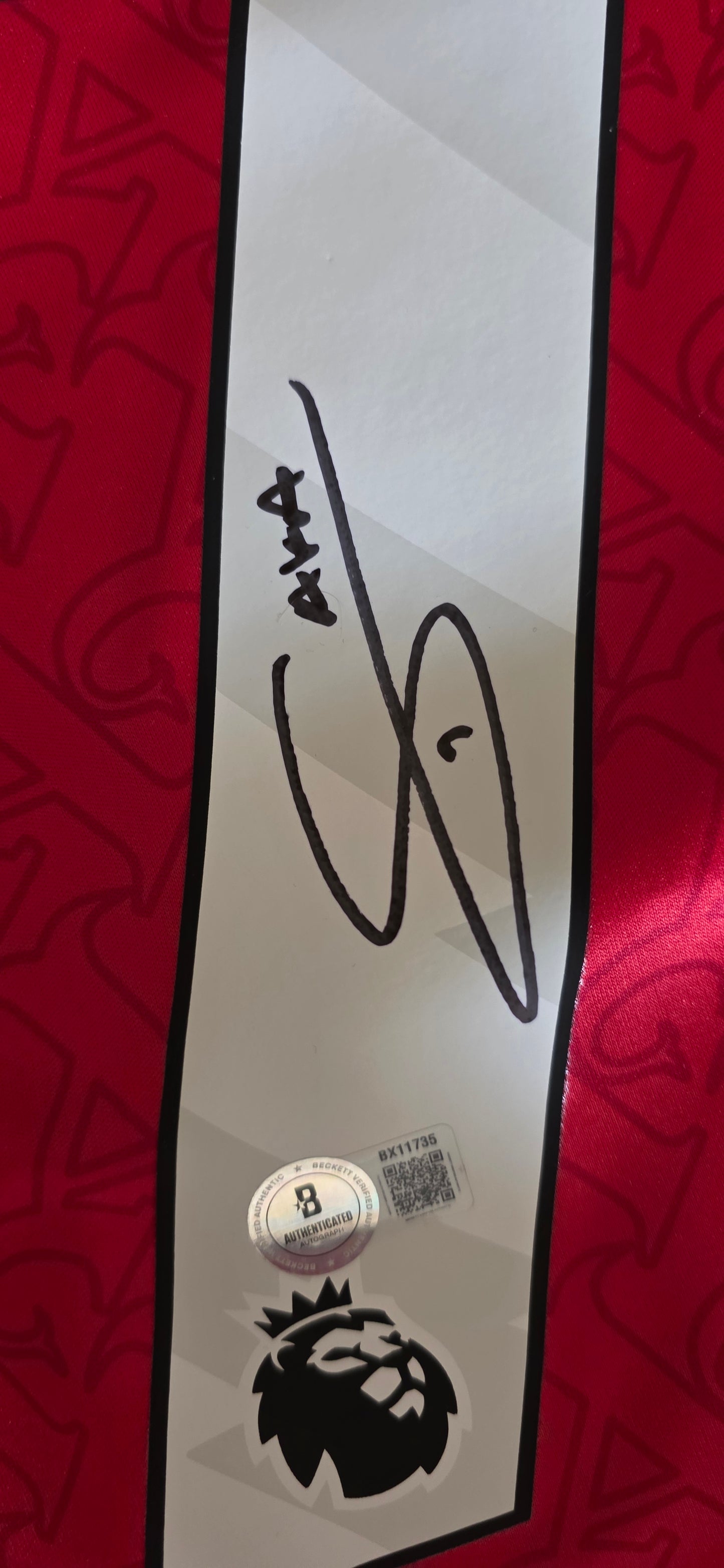 Bukayo Saka Autgraphed Arsenal Jersey